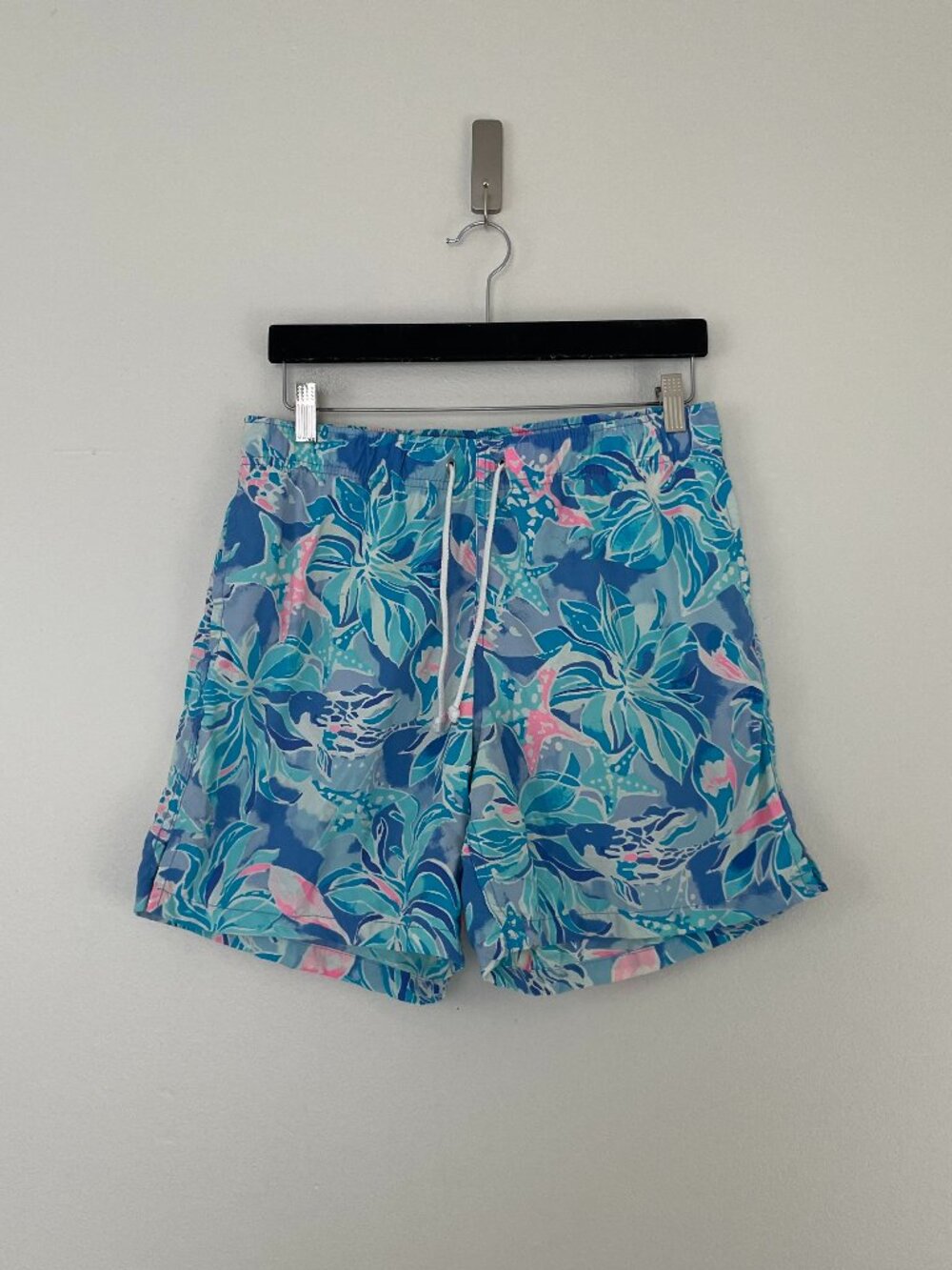 Lilly Pulitzer Mens Capri Swim Trunks in Starfish Multi Size Medium